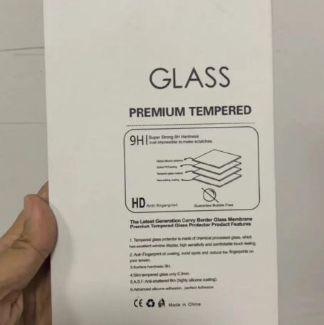 Защитная пленка Premium 2.5D для iPhone 12-17