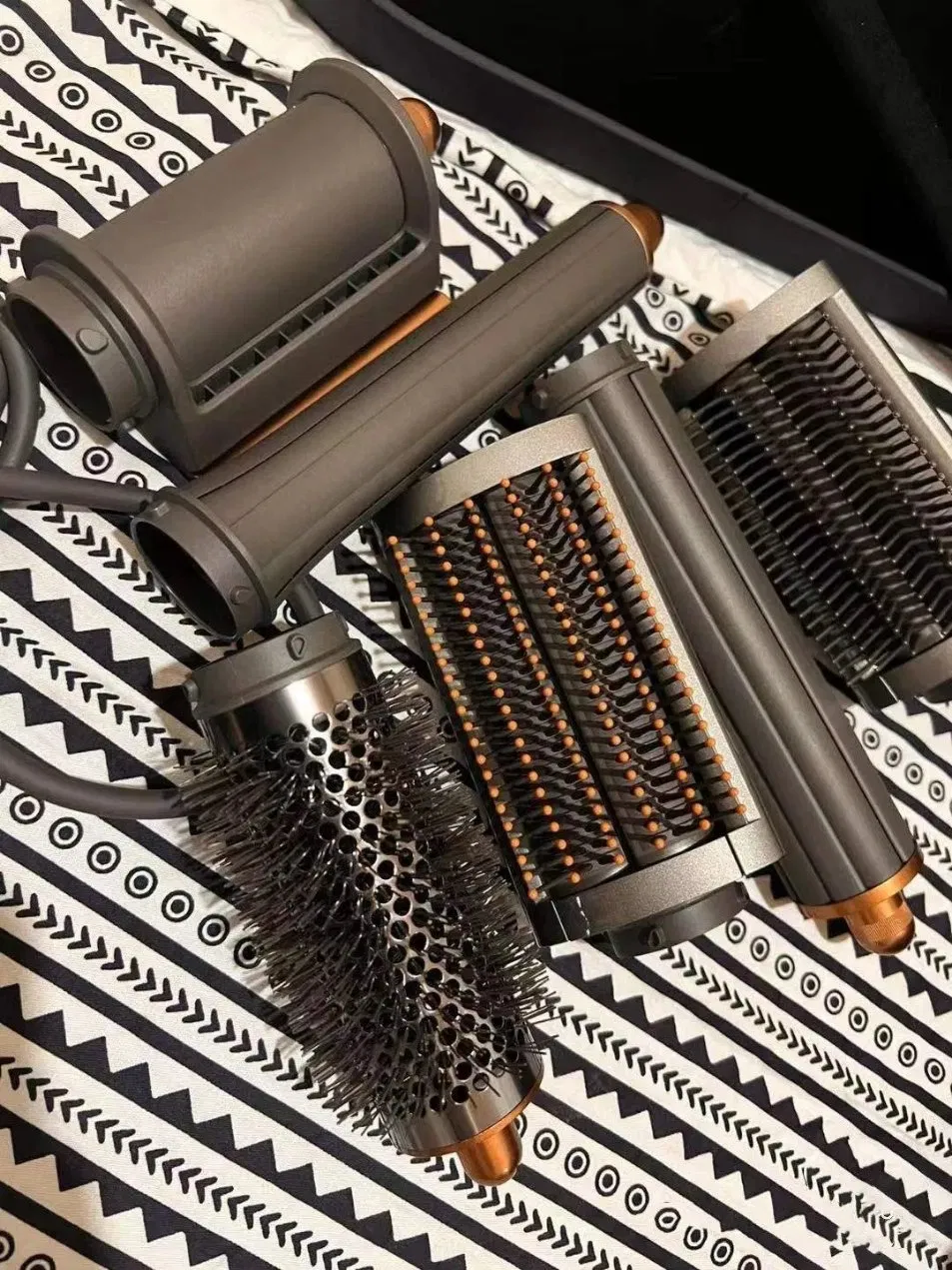 Professional Quality Airwraaap Hair Curler for Luxurious Long Locks