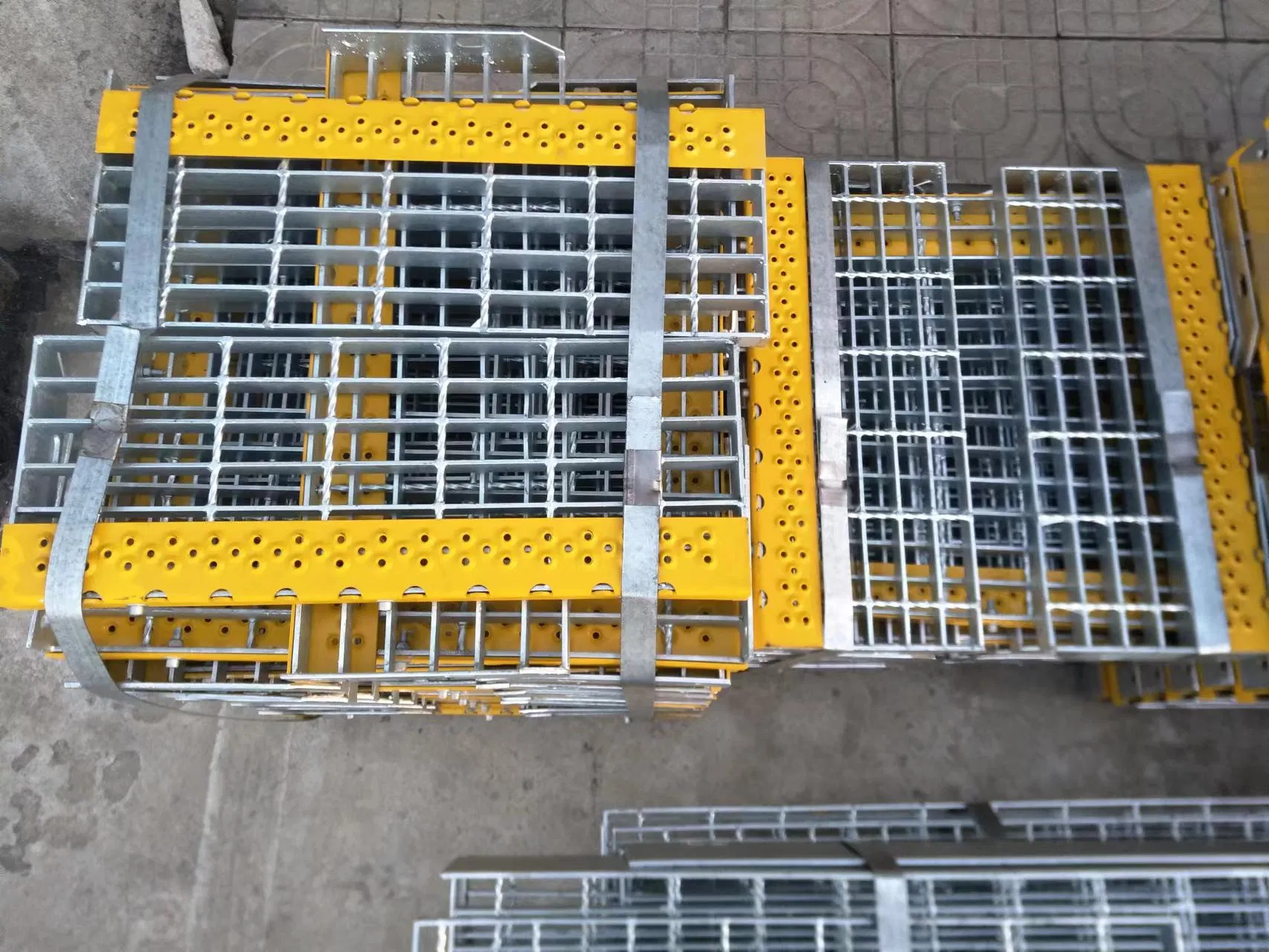 Steel Bar Grating Stair Treads w/ Defined Visible Nosings of 3 Types