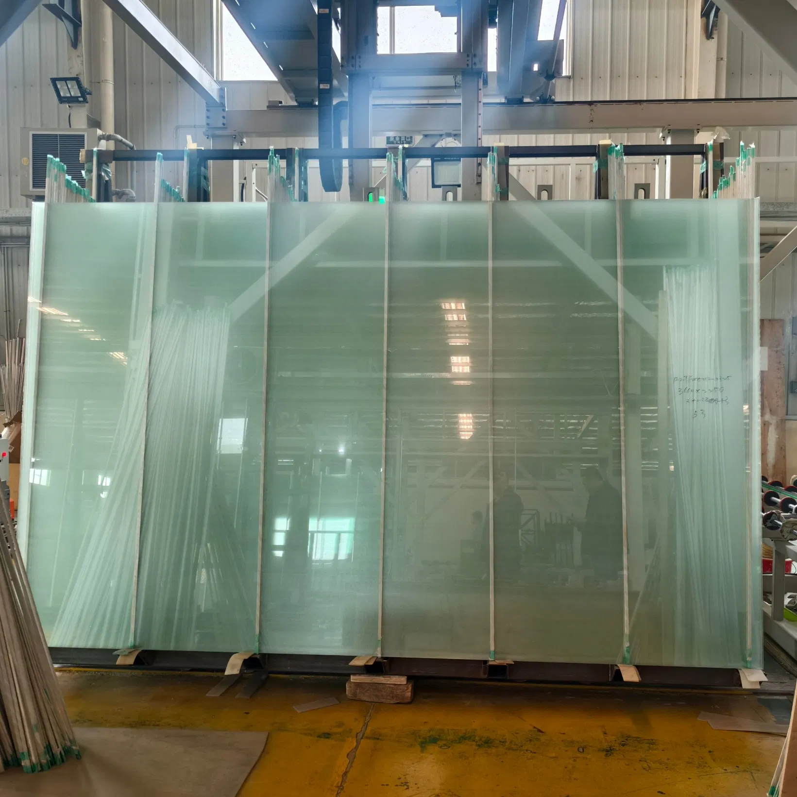 Good Quality Laminated Glass with High-Grade PVB Film