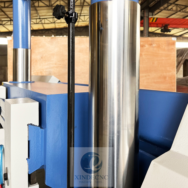 Ленточная пила по металлу полуавтоматическая GB4250