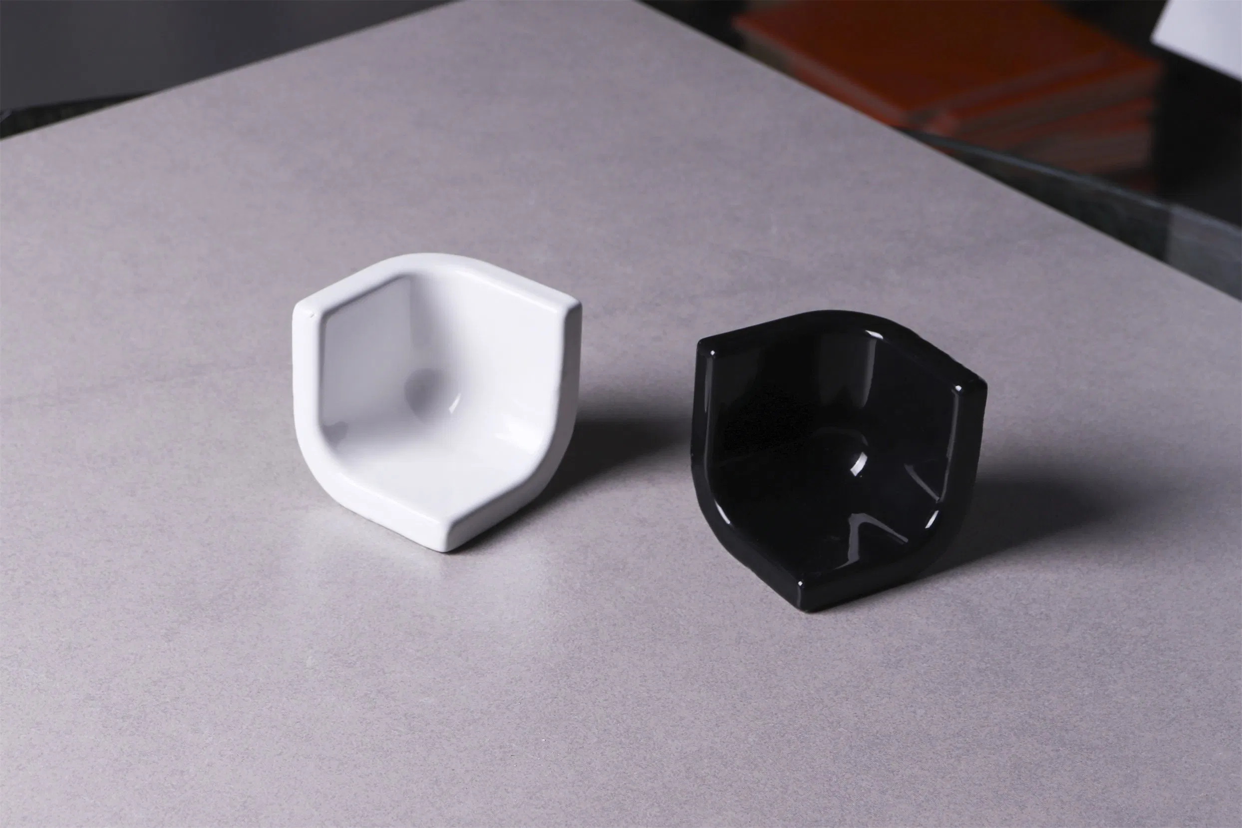 Jla Foshan Factory Brick, Tile & Accessories Inside Corner Tile Trim 80*80mm Covebase Skirting