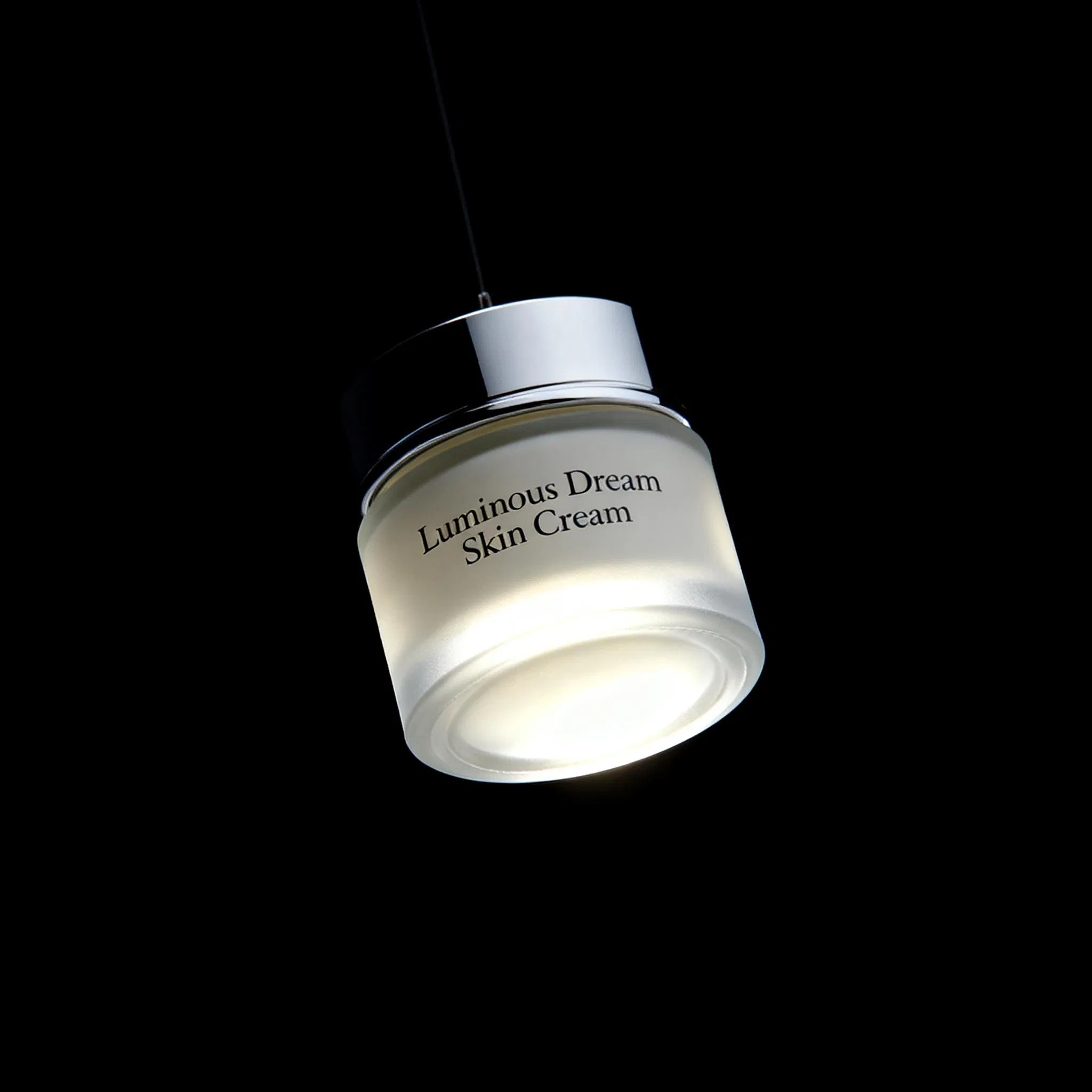 Advanced Full Coverage Concealer and UV Defense Makeup with Natural Lotus Extract