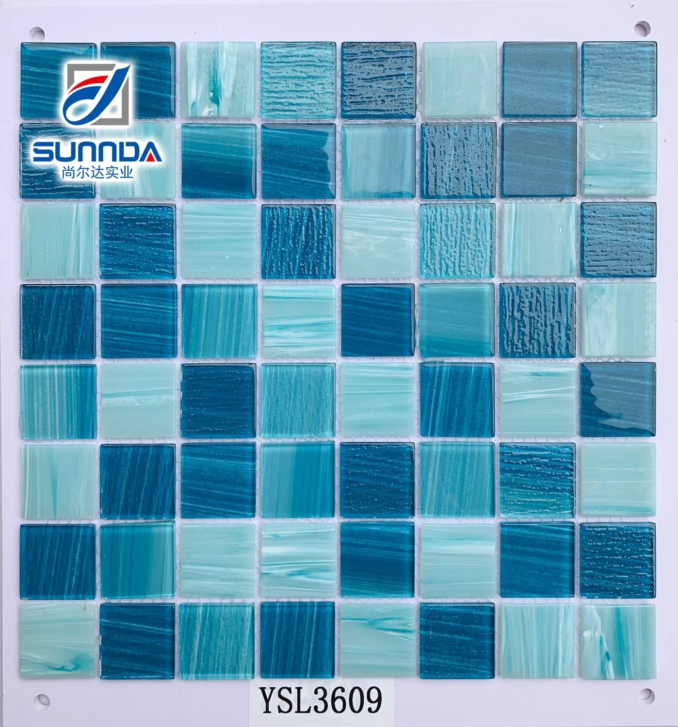 Голубая стеклянная мозаика для ванной и бассейна