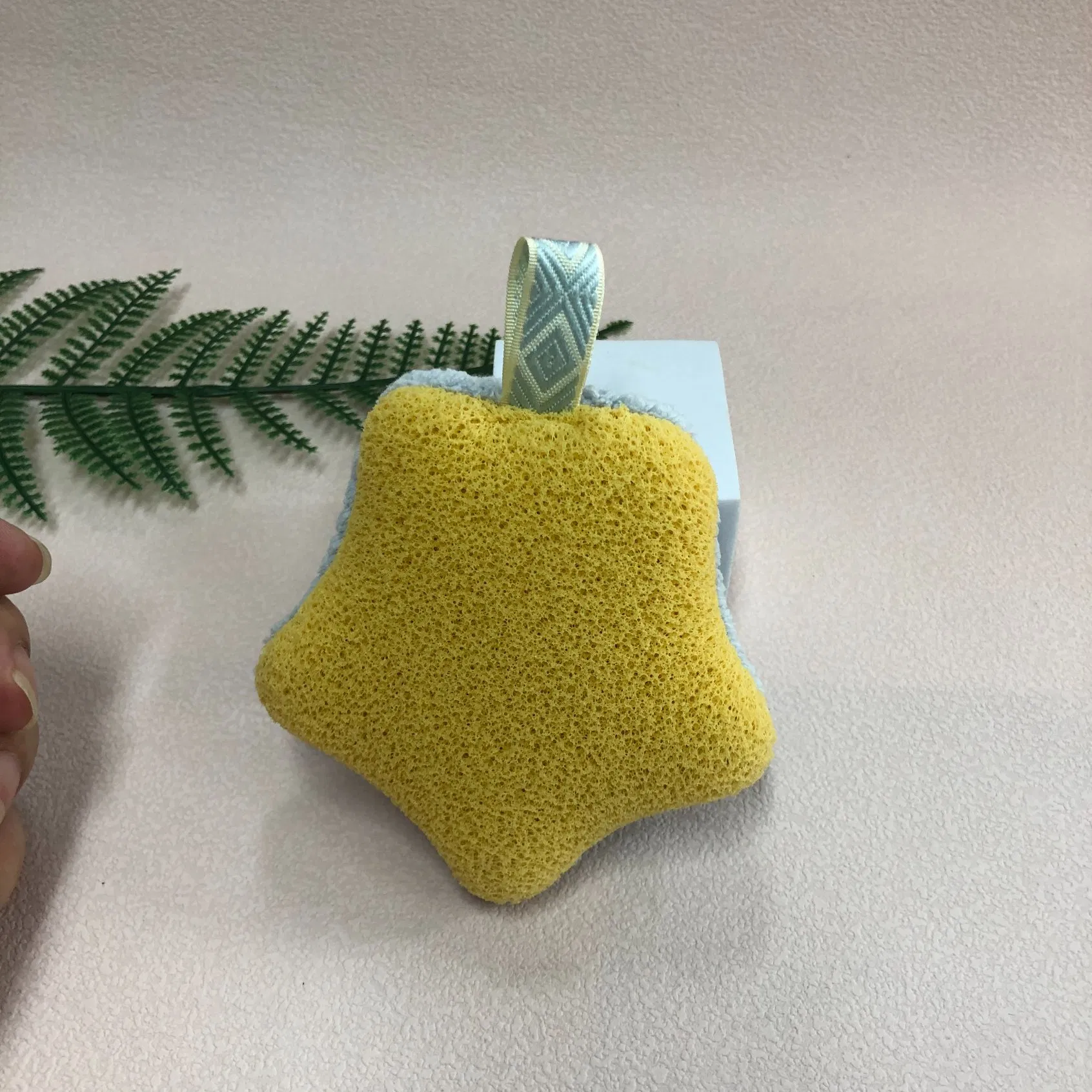 Premium Beauty Cosmetic Sponge and Luxurious Velvet Makeup Powder Puff