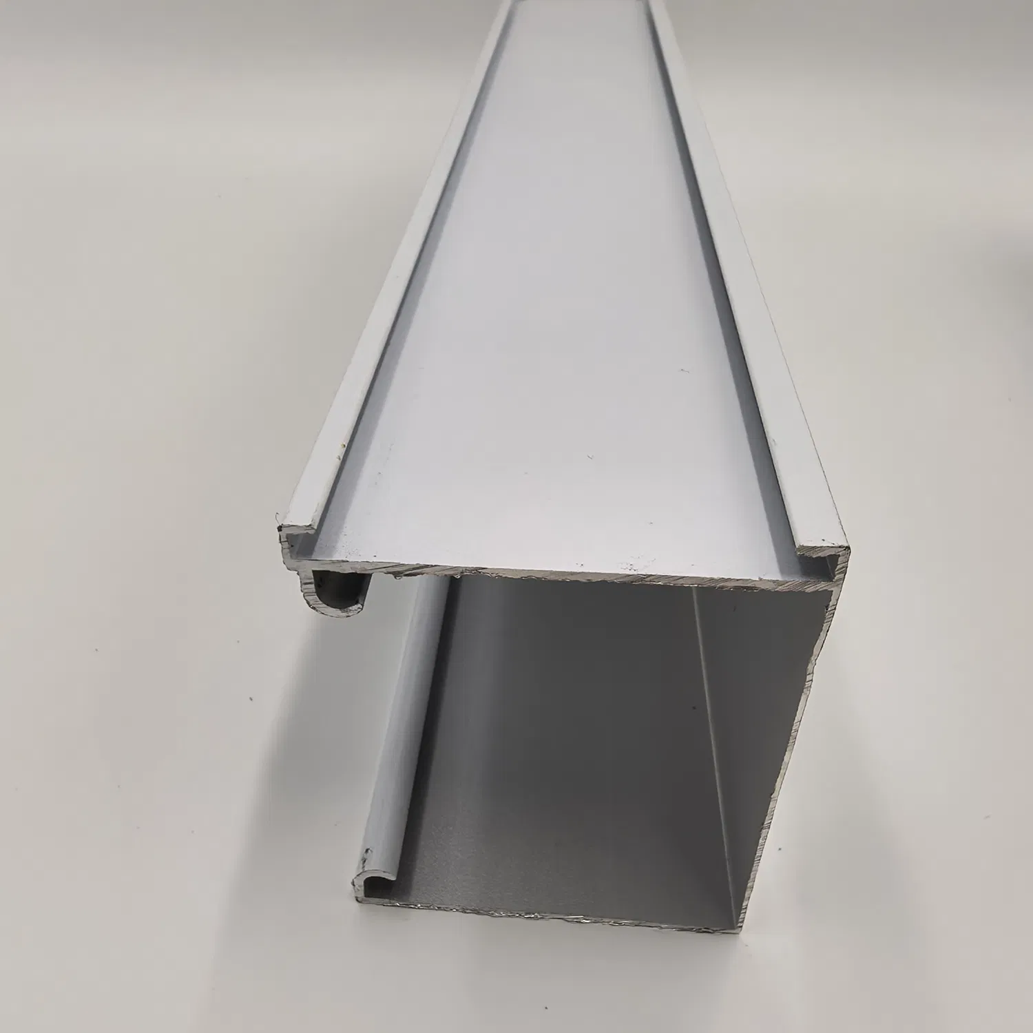 Factory Direct Heavy Duty Flexible Straight Curved Ceiling Mounted Aluminum Curtain Track with Gliders