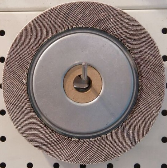 Абразивный лепестковый круг для полировки нержавеющей стали