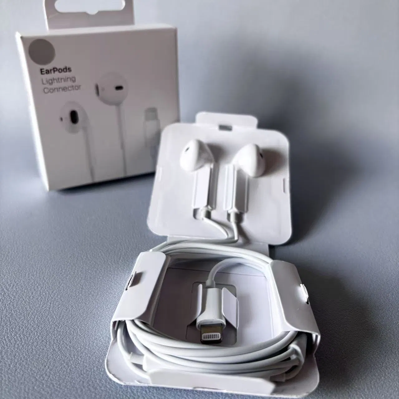 Оригинальные проводные наушники для iPhone с управлением