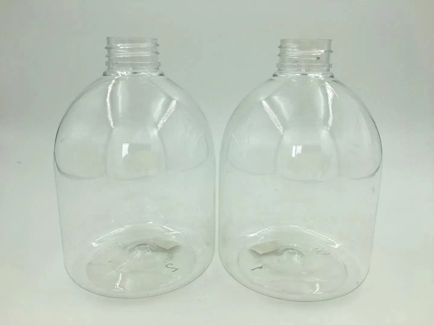 in Stock Our Warehouse Cheap Price Shoulder-to-Shoulder Clear Plastic Transparent Pet Bottles
