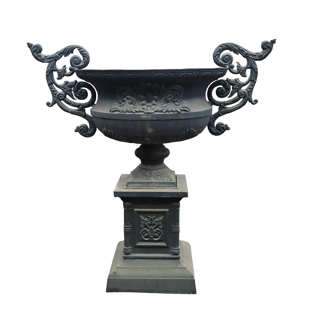 Чугунная садовая урна-кашпо в винтажном стиле