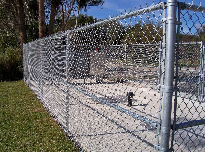 Factory Sale High Quality 8 Foot Chain Link Fence for Farm