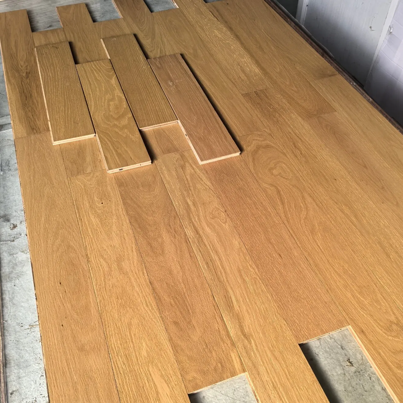 Wide Plank White Oak Flooring Multilayer Solid Hardwood Natural 15mm European Oak Engineered Flooring