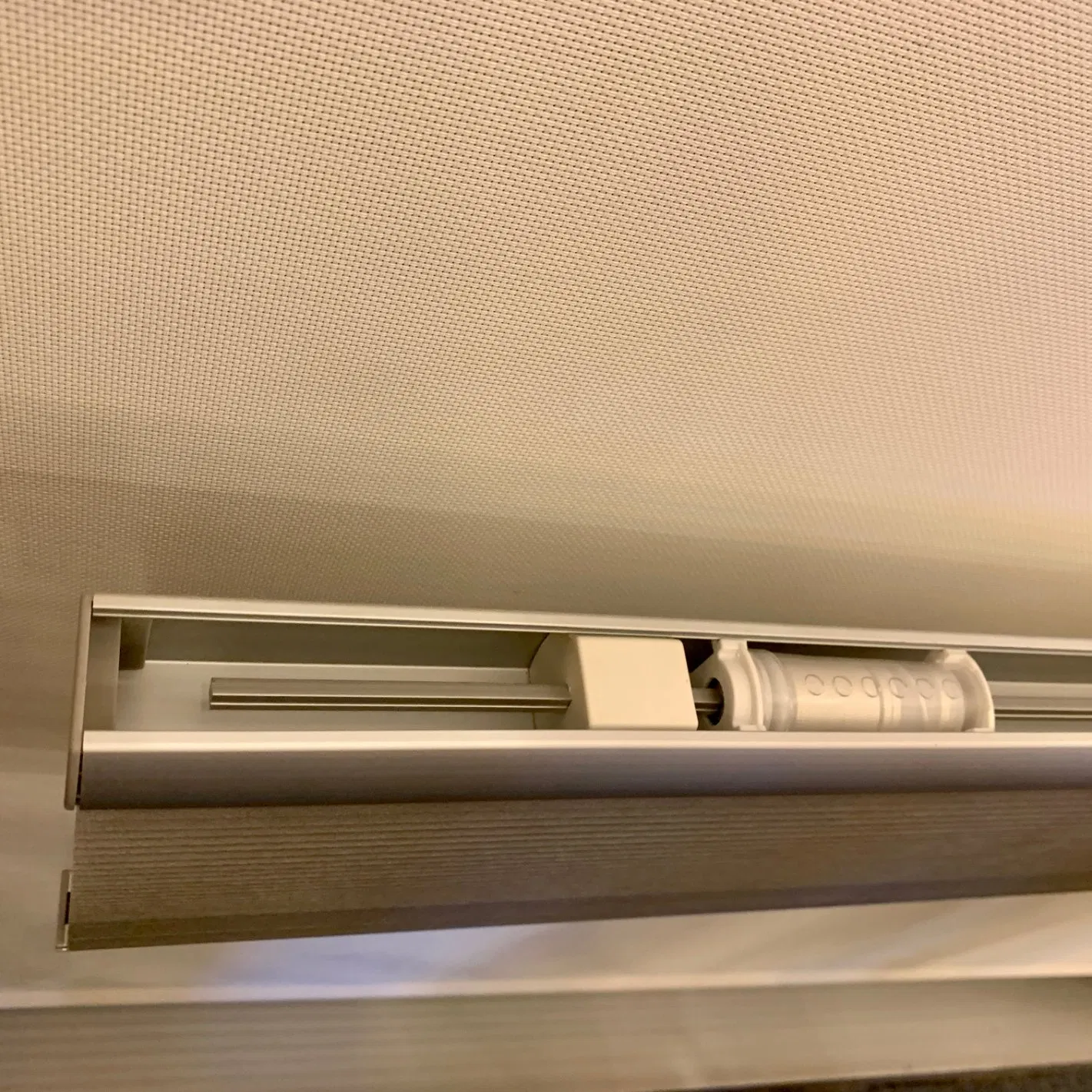 Cordless Motorized Blinds with Remote, Smart Control Honeycomb Blind