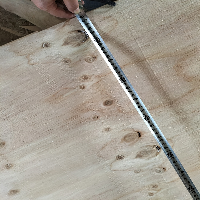 Pine Wood Rotary Cutting 2520mm * 1270mm * 1.7mm Grade AA Pine Veneer for Plywood Core