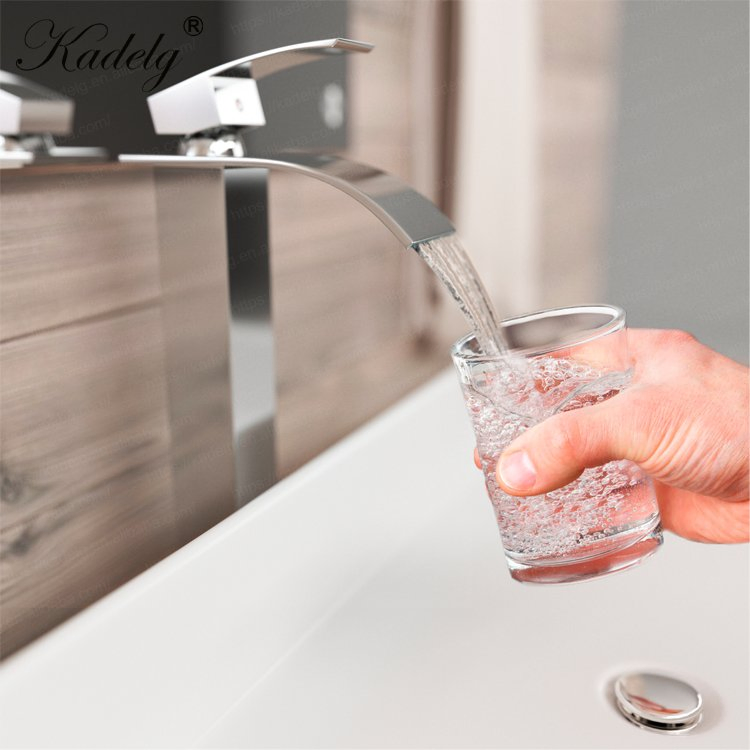 Bathroom Accessories Faucet Deck Mounted Silver Color Basin Faucet