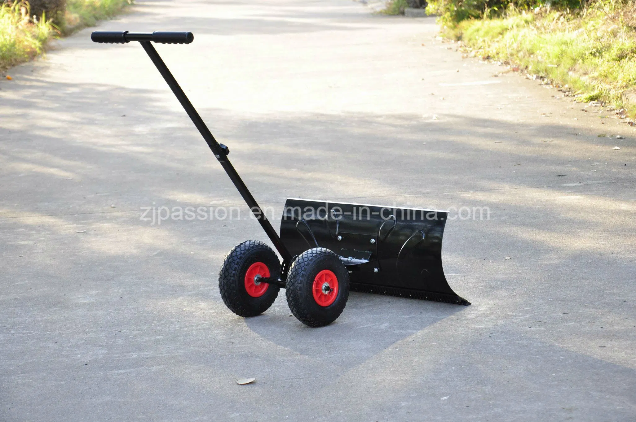 Manufacturer Heavy Duty Durable Wheel Snow Shovel for Sale