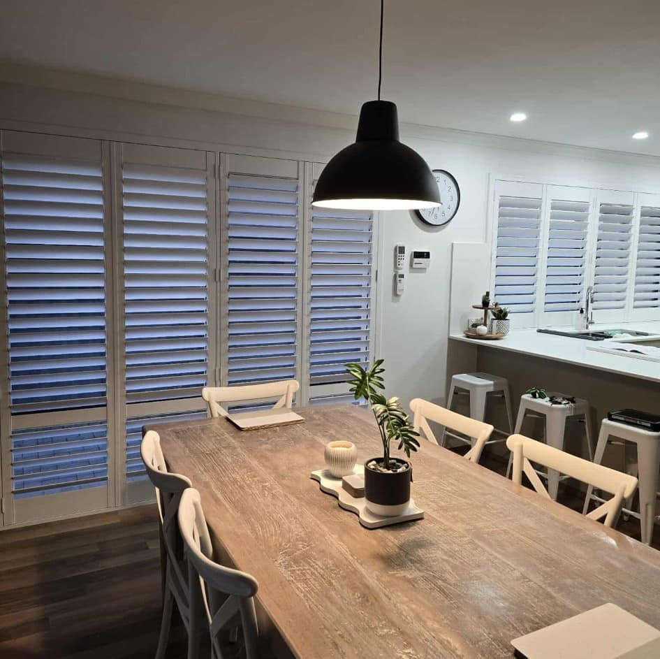 Luxury Home Decor Plantation Shutters Sound Proof Fire Rated PVC Plastic Horizontal French Air Ventilation Sliding Shutter Doors