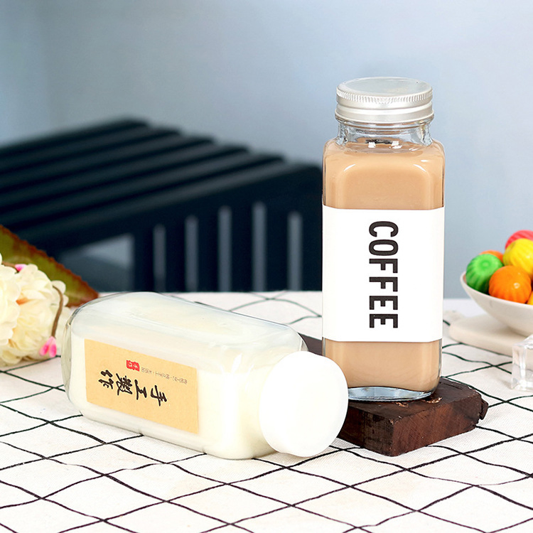 Квадратная стеклянная бутылка для напитков с крышкой