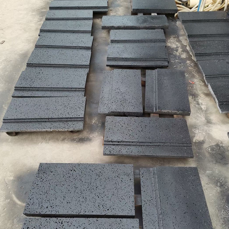 Hainan Black/Grey Basalt Bluestone Volcanic/Lava Culture Stone Split/Honed for Wall Panels/Flagstone/Tiles/Kerbs for Garden/Villa Project Price