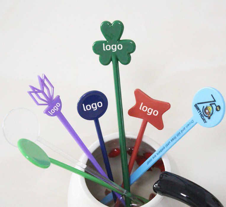 Пластиковый стикер для напитков с логотипом