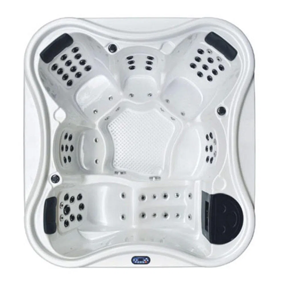 Большой уличный спа-бассейн с гидромассажем