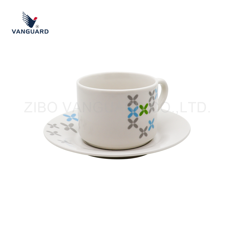 Фарфоровая чашка для кофе эспрессо с блюдцем