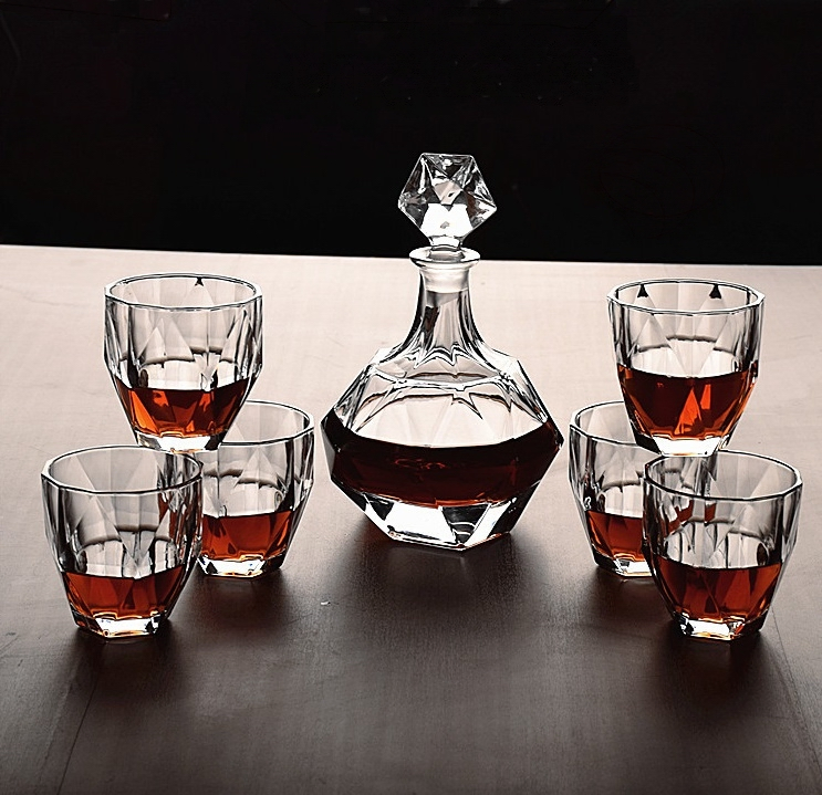 7-Piece Italian Style Glass Decanter & Whisky Glasses Set, Elegant Whiskey Decanter with Ornate Stopper and 6 Exquisite Cocktail Glasses