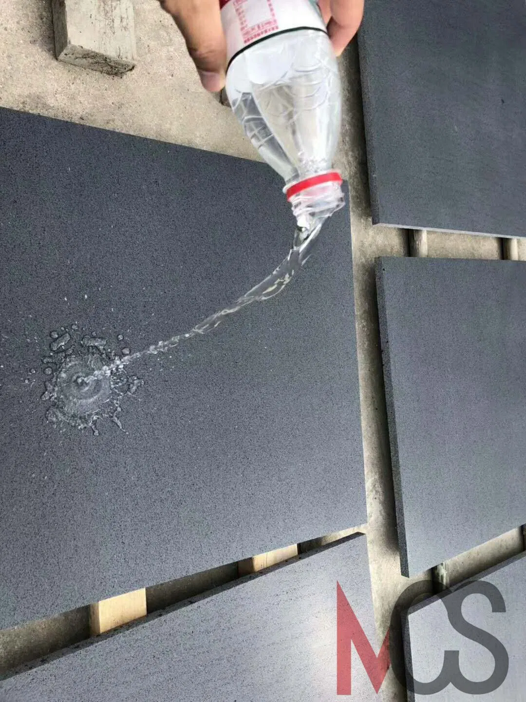 Honed Black Basalt Tiles for Flooring and Wall