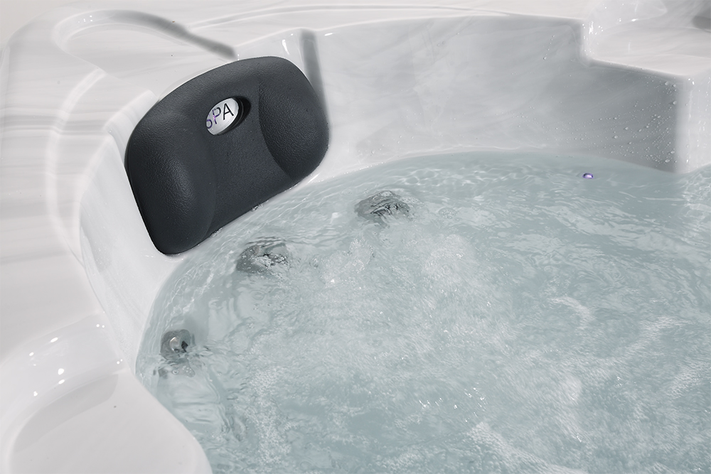 Гидромассажная ванна SPA 2x2м на 6 человек