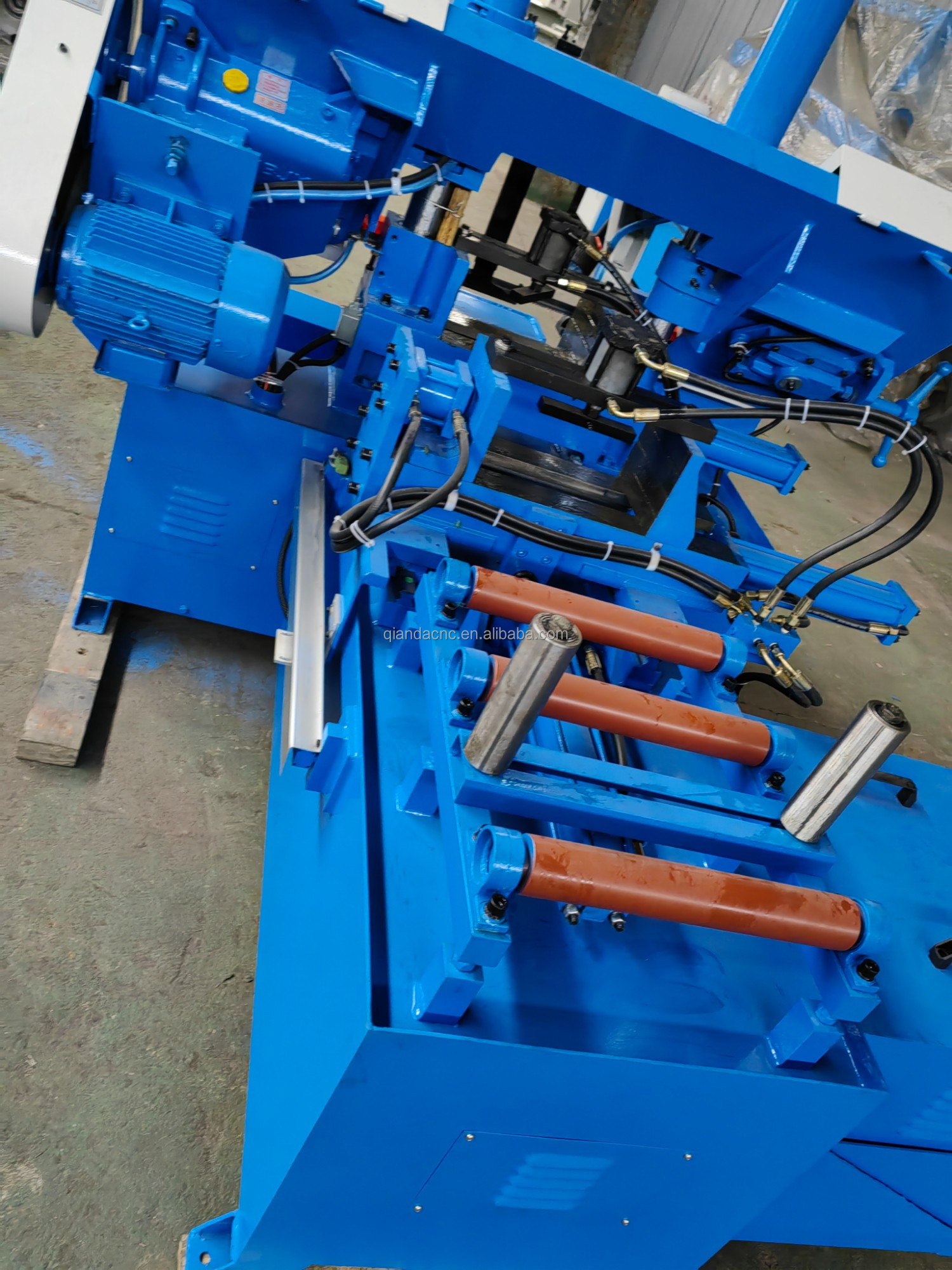 Ленточная пила по металлу гидравлическая для нержавеющей стали