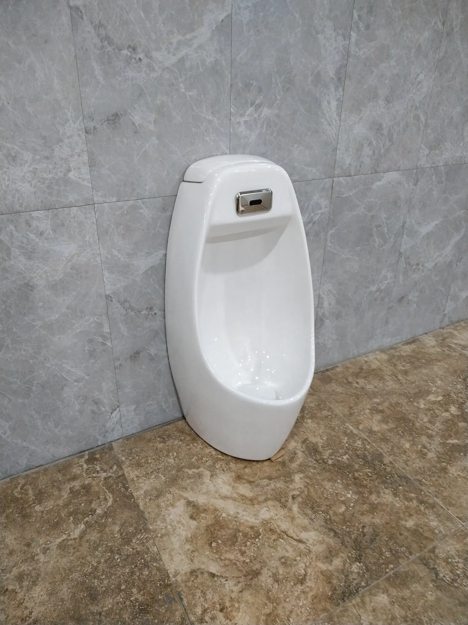 Men Toilet Wall Hung Urinal Ceramic Sanitary Ware Bathroom Water Saving Men Urinal
