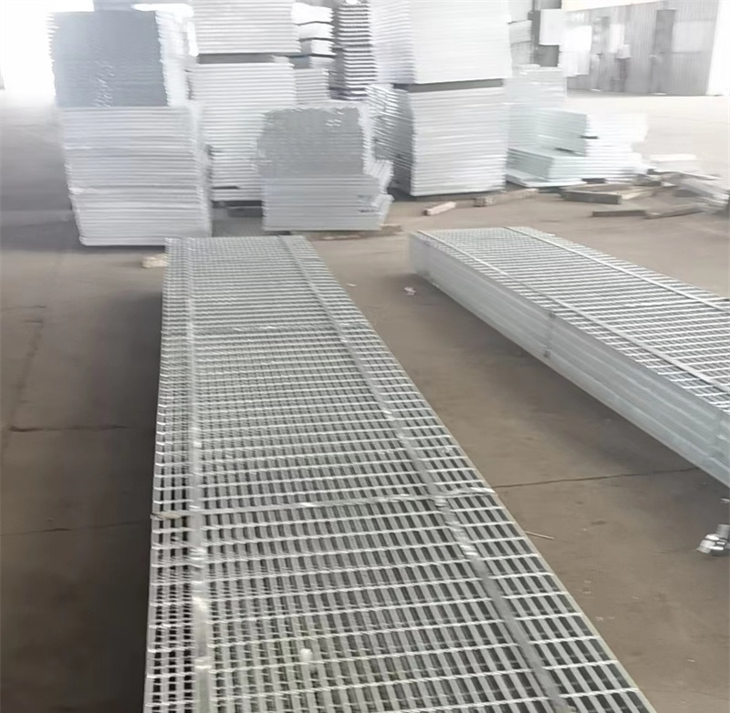 High Quality 10 Inch Drain Grate Galvanized Steel Bar Drainage Metal Grating Drain for Floor Prices