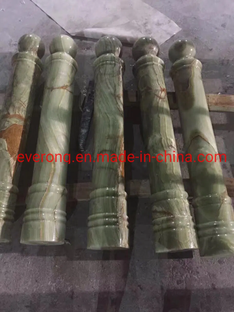 High Polished Onyx Marble Pillar or Column for Interior Room Decoration