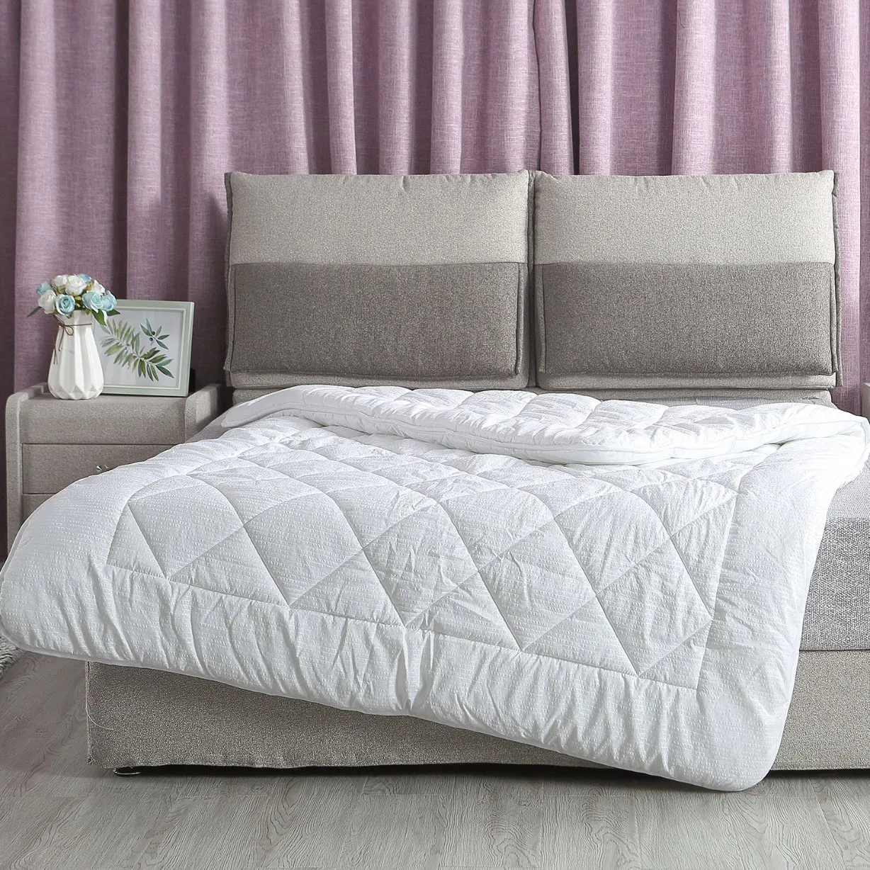 Classic Simple Style Diamond Pattern Warm Soft Quilt Duvet for Home & Hotel Use