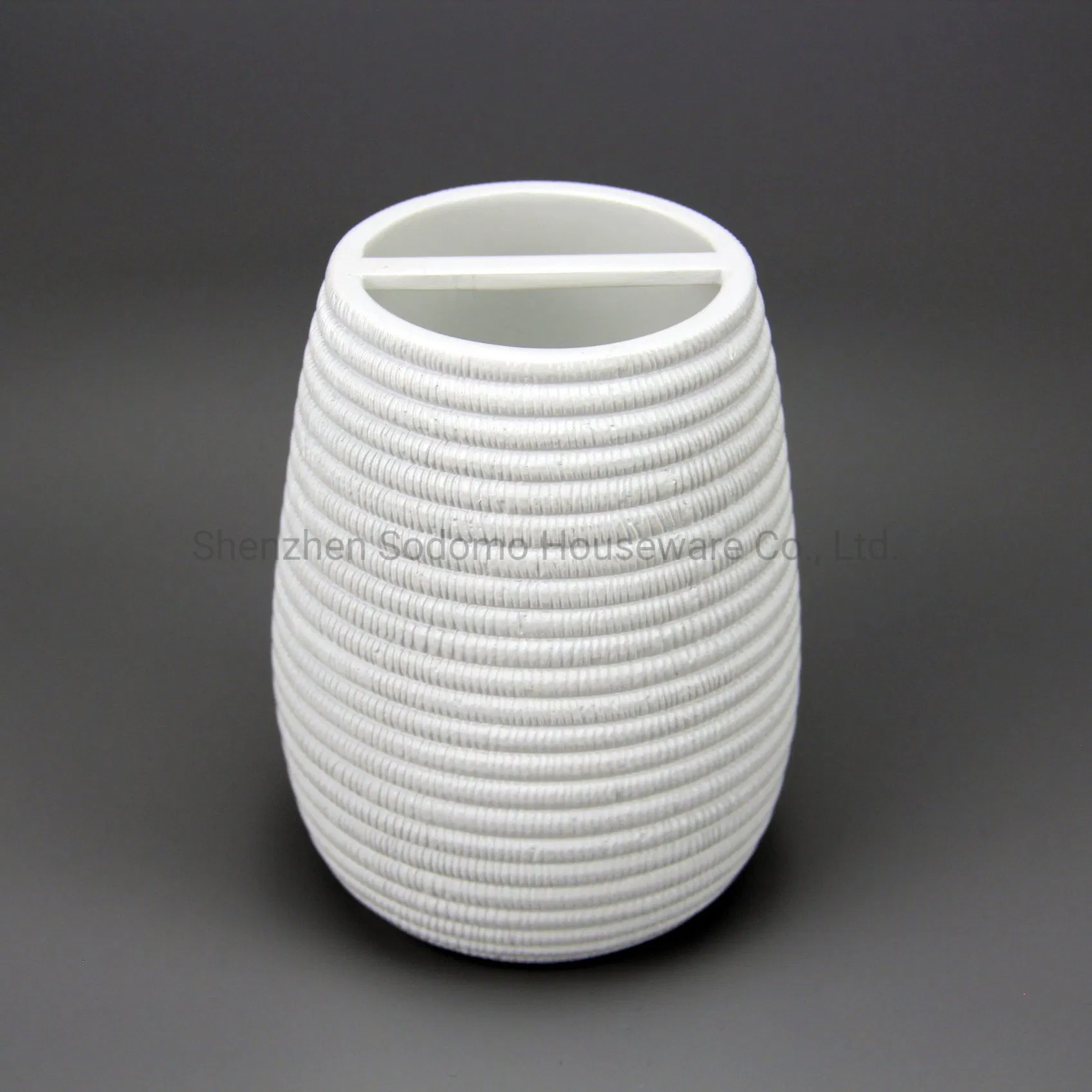 High Quality Home Decoration Polyresin Toothbrush Holder (BP2362-WP)