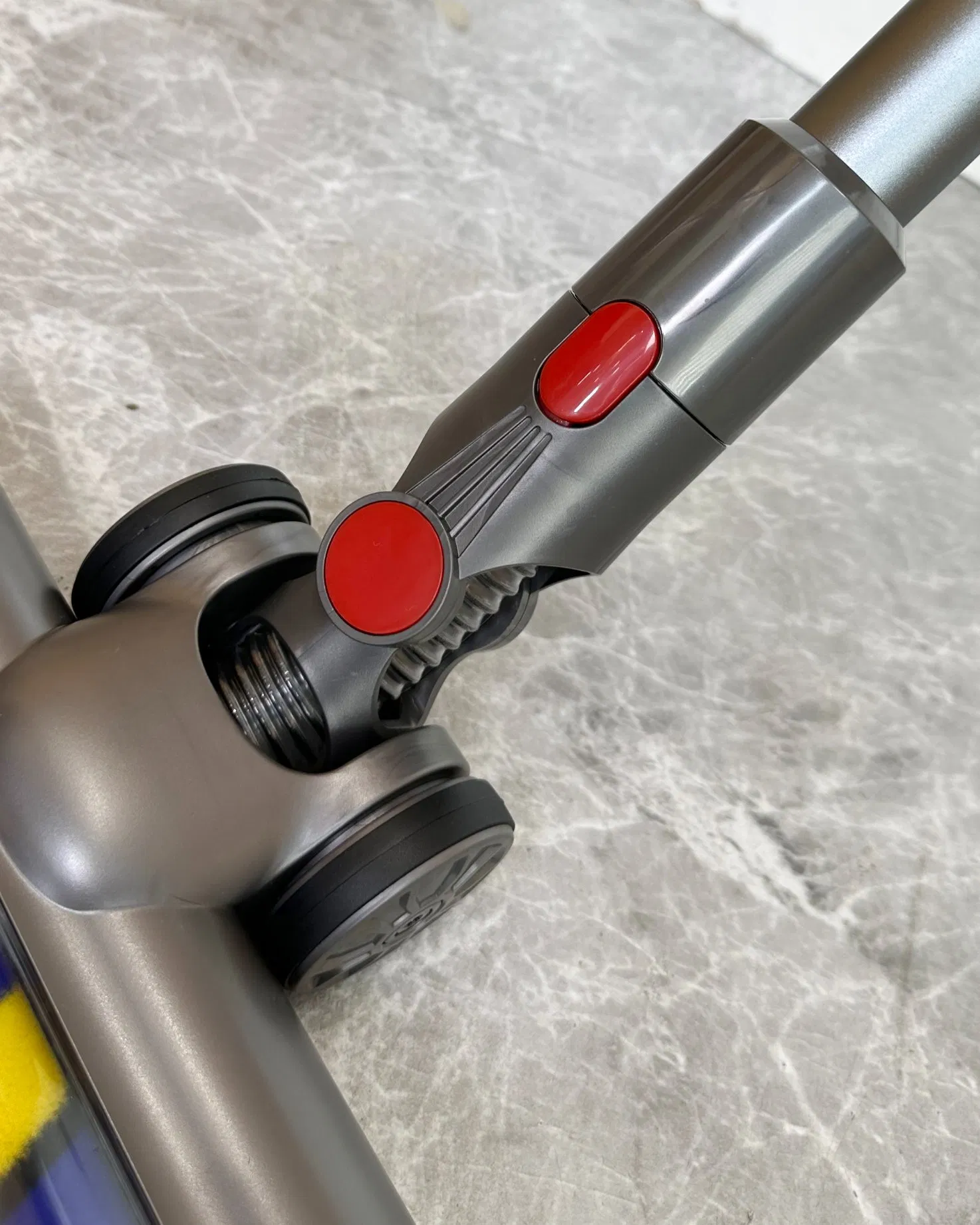 Bulk Price Dy Super Powerful Suction Vacuum Cleaner V15 Detect Fluffy