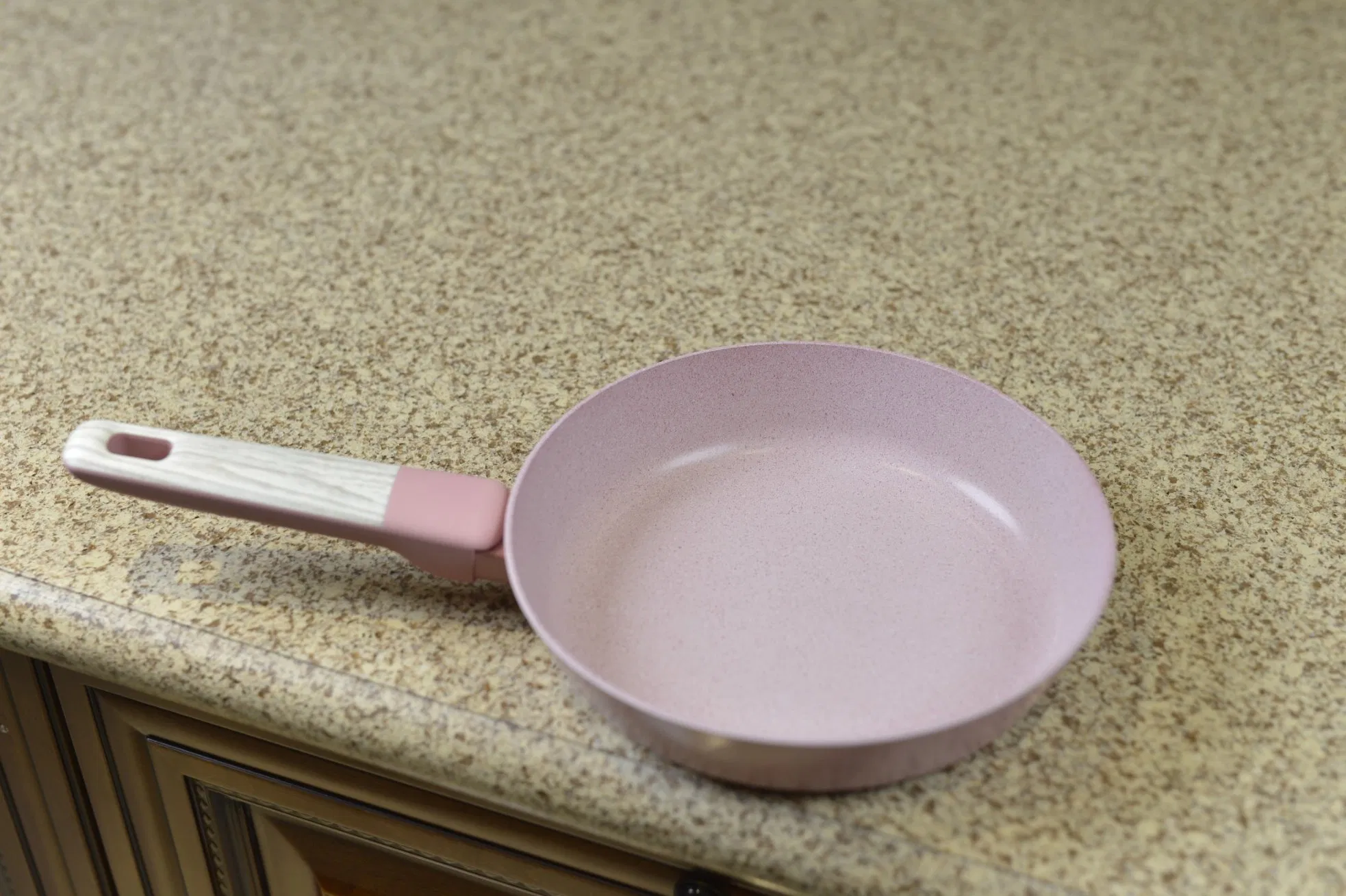 Сковорода алюминиевая 28 см, антипригарная