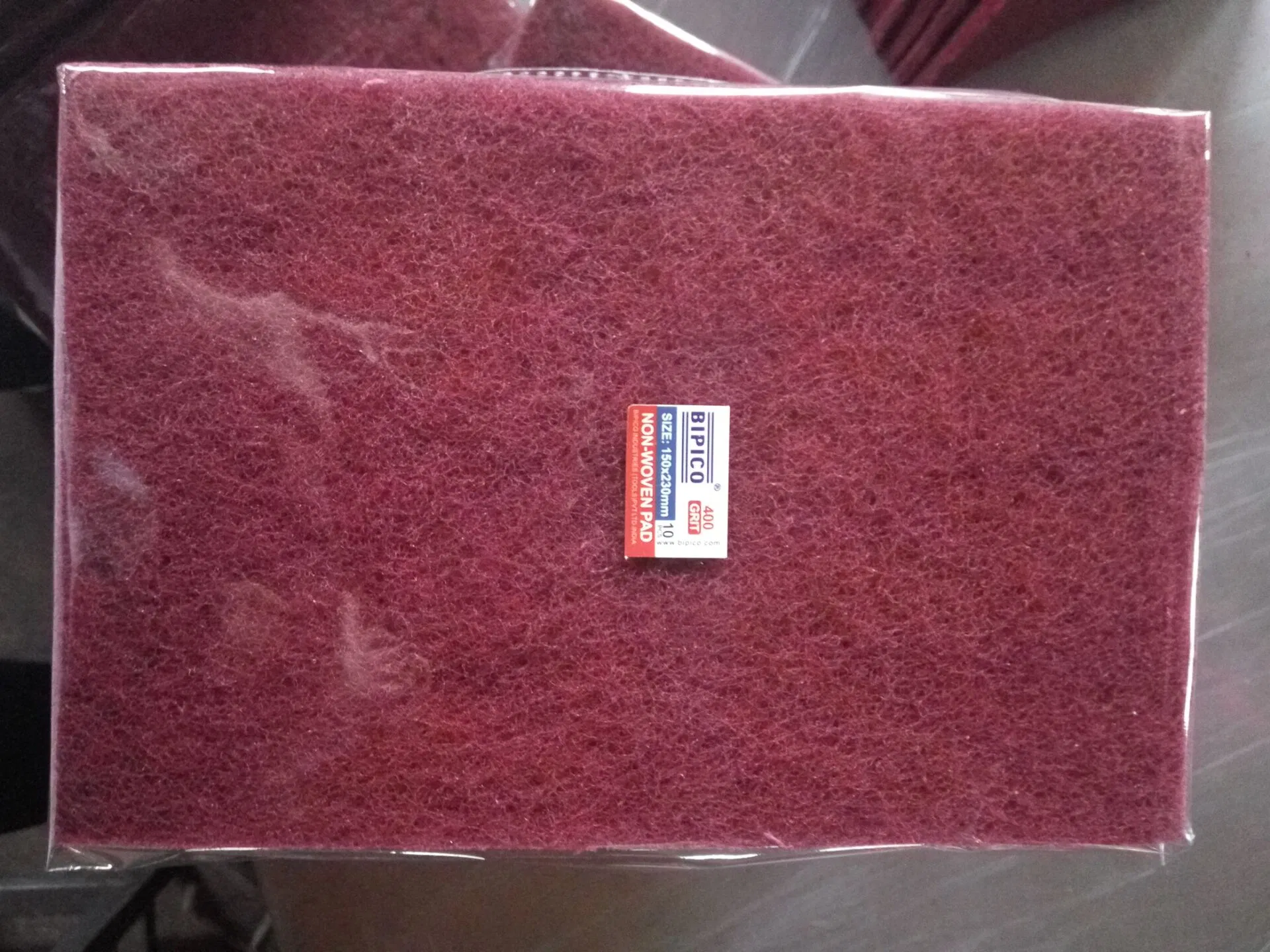 Colorful 10X Longer Lifespan Non Woven Hand Pads on Furniture