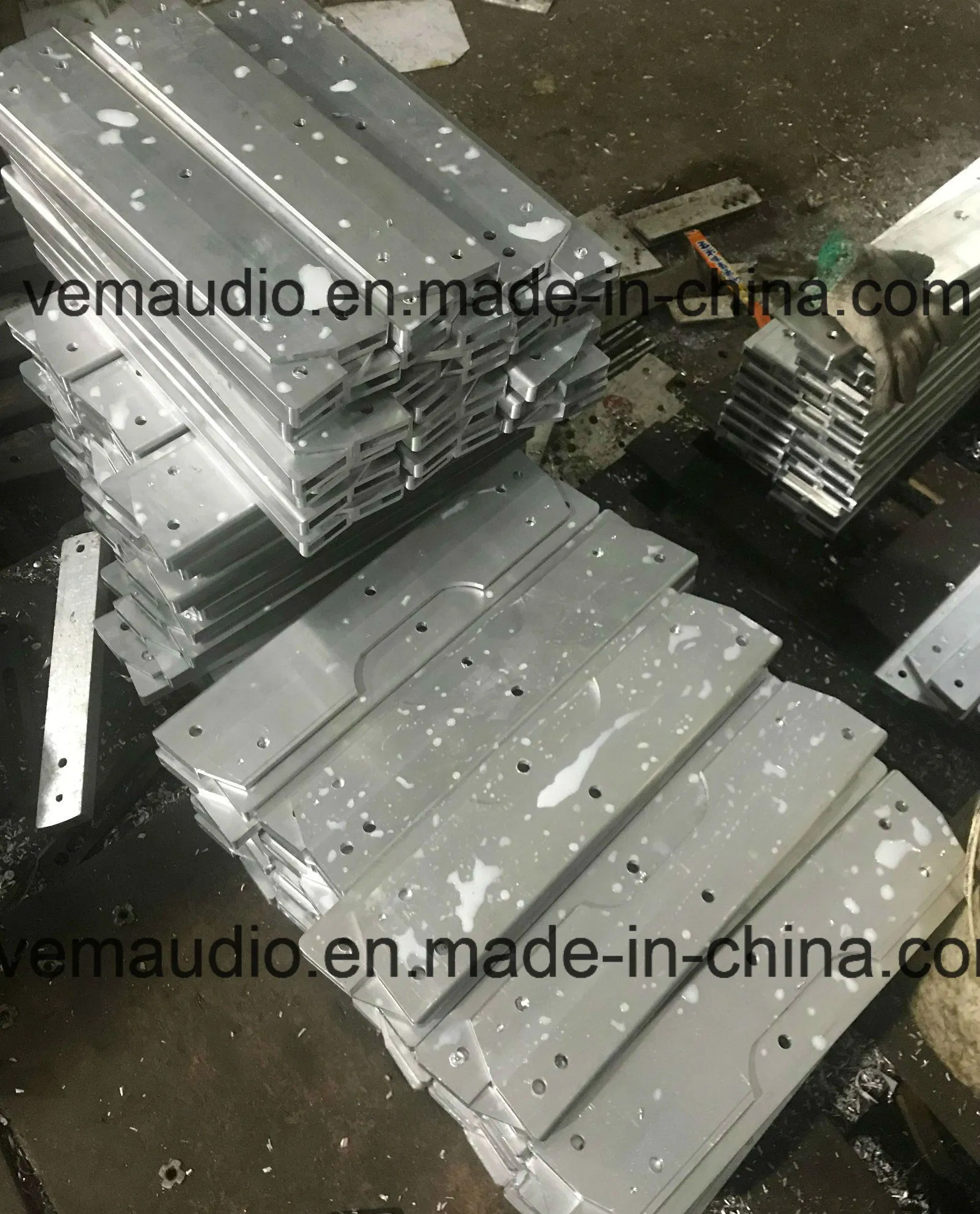 Комплект креплений для линейных массивов VEMA10-3, 10 дюймов