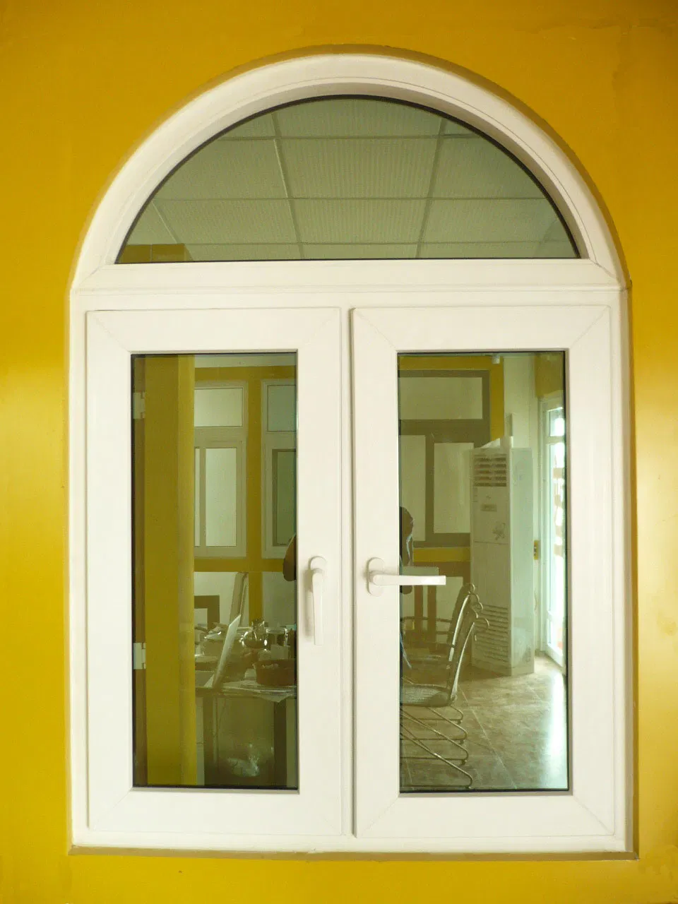 Interior Double Leaf U PVC Sliding Window with Corss Bar Decoration