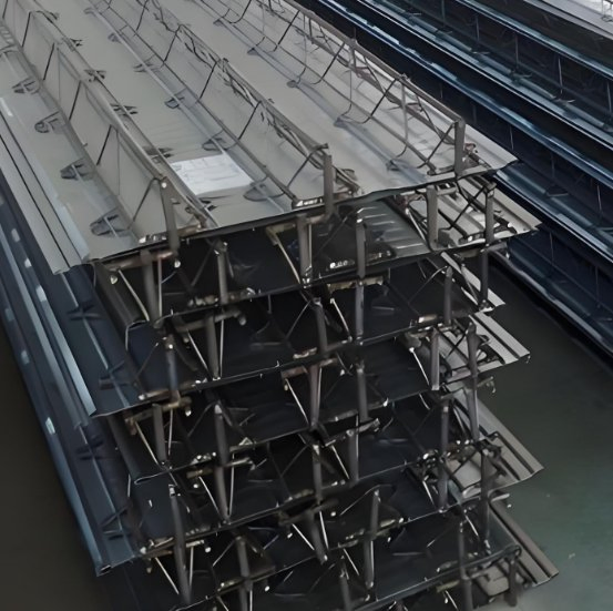 Heavy-Duty Small Steel Deck with Reinforced Truss Structure