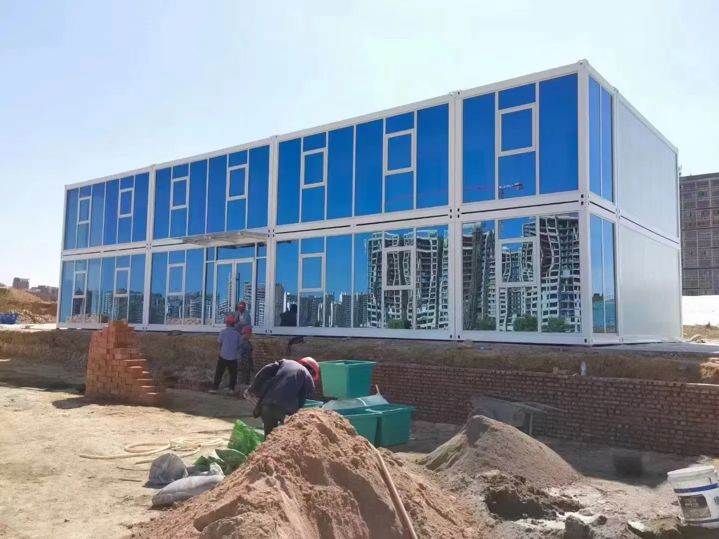 Modern Luxury Container Homes for Unique Hotel Stays