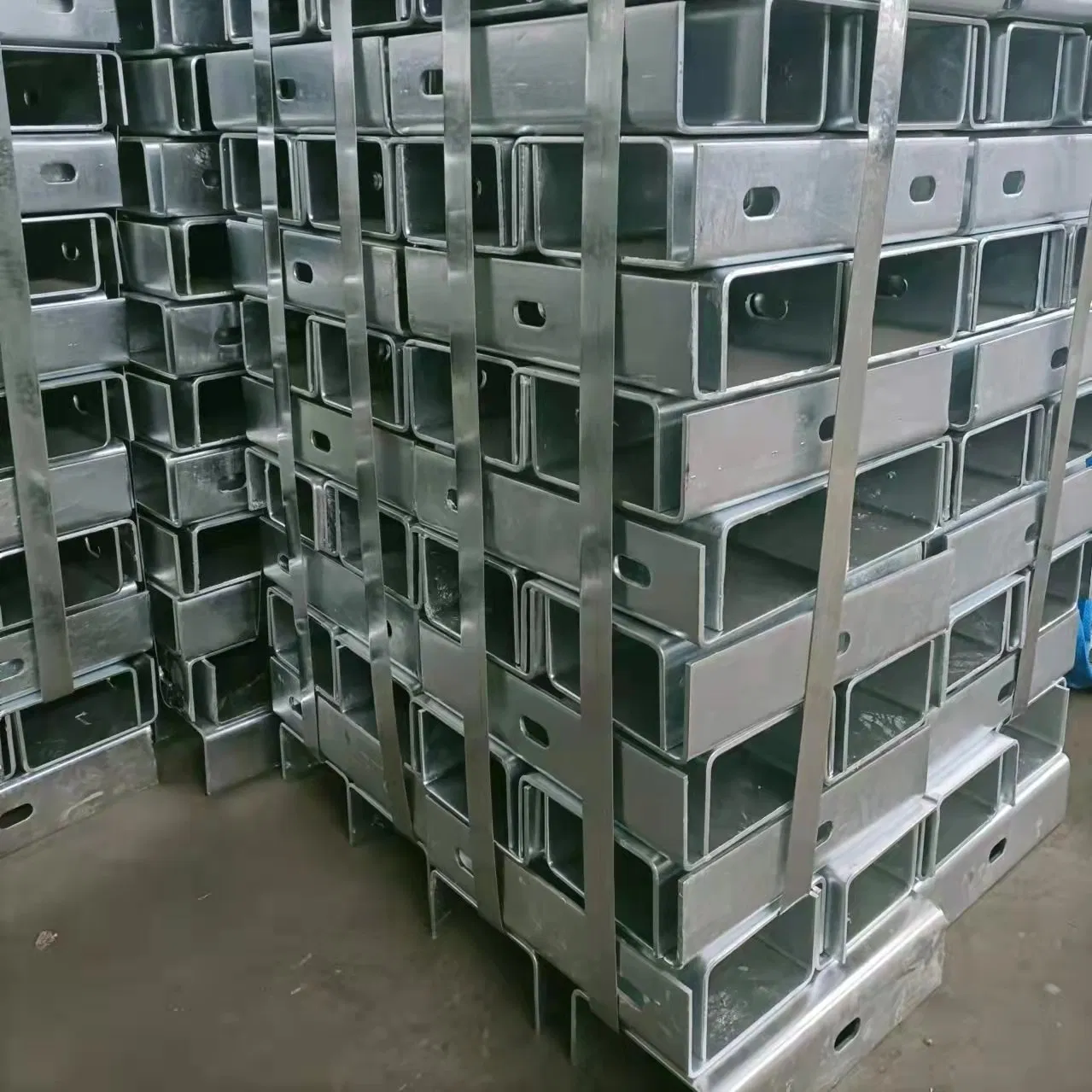 High Quality Q235 Q355 Q345 Steel Highway Guardrails Low Price Road Safety Highway Guardrail Supplier for Sale with CE Certificate