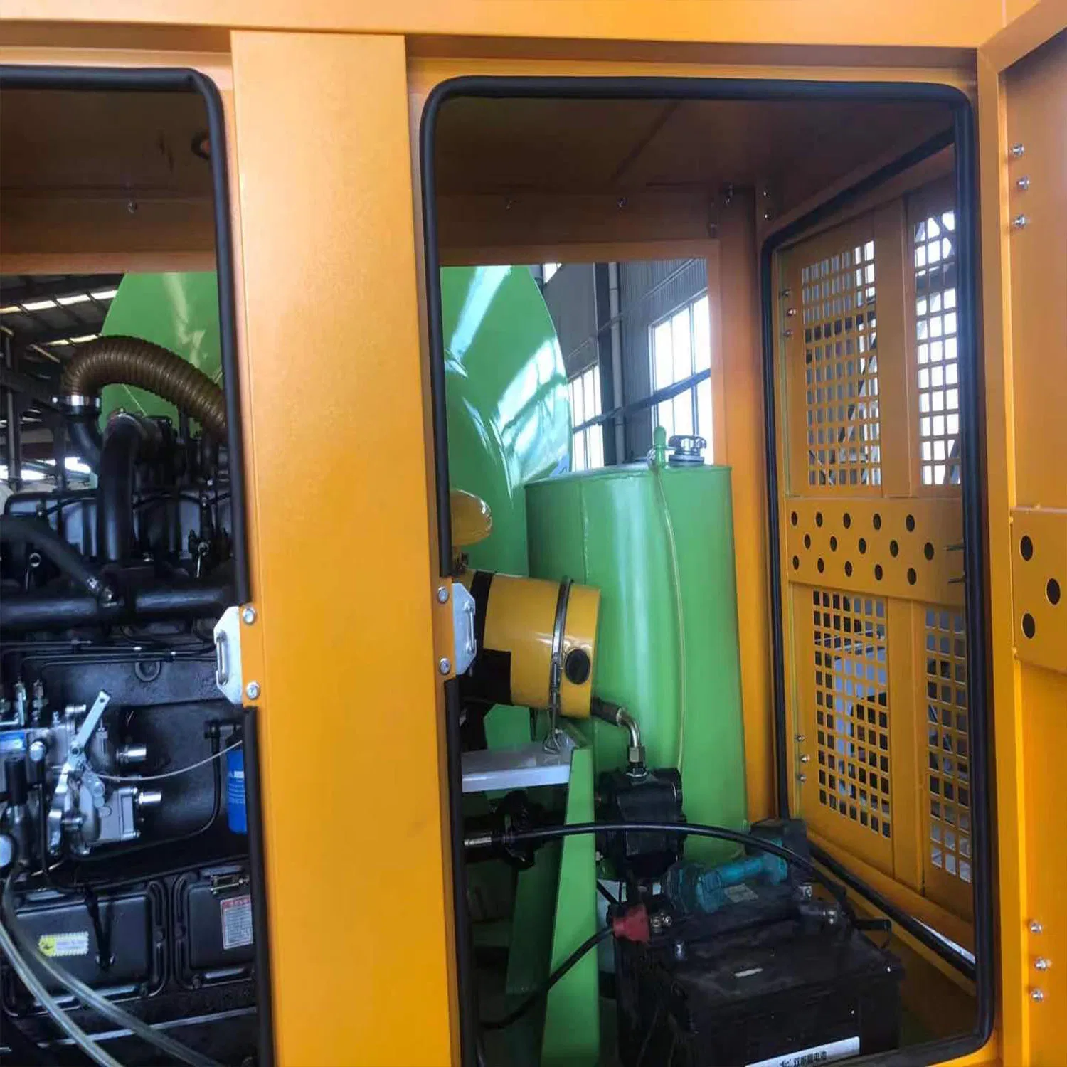 Factory Price Portable Mobile Diesel Cement Concrete Mixer Pulled by Vehicle