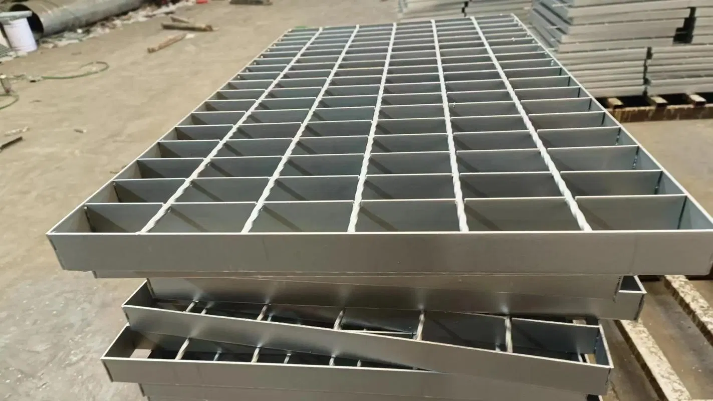 Manufacture Galvanised Open End Mesh Tooth Serrated Stainless Steel Heavy Duty Safety Steel Walkway Metal Bar Grating for Platform Decking Steel Grating