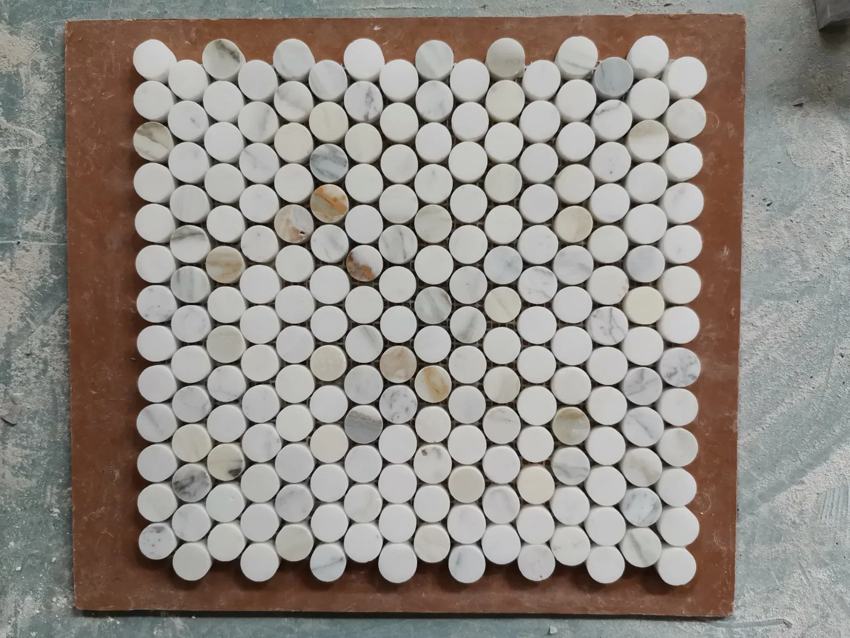 Мозаика из белого мрамора Penny Round для кухни