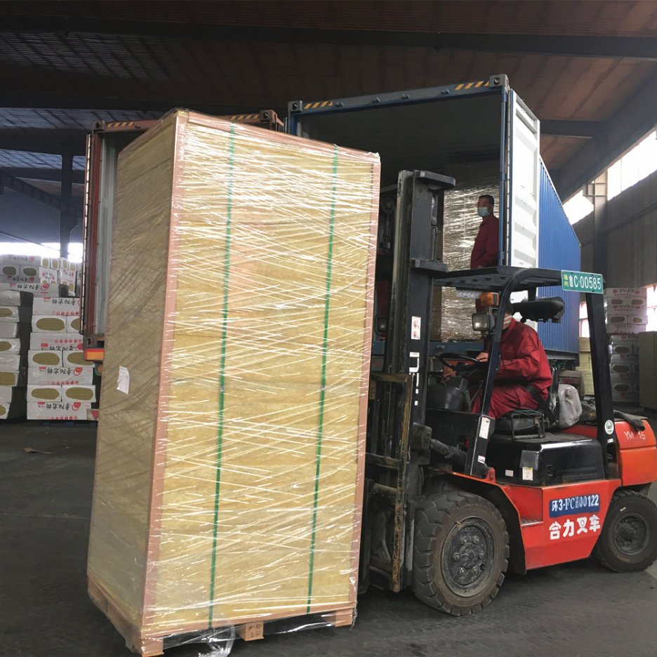 200kg/M3 Soundproofing Rock Wool ISO Certificate Board Heat Absorbing Rock Wool Lana De Roca Building Materials