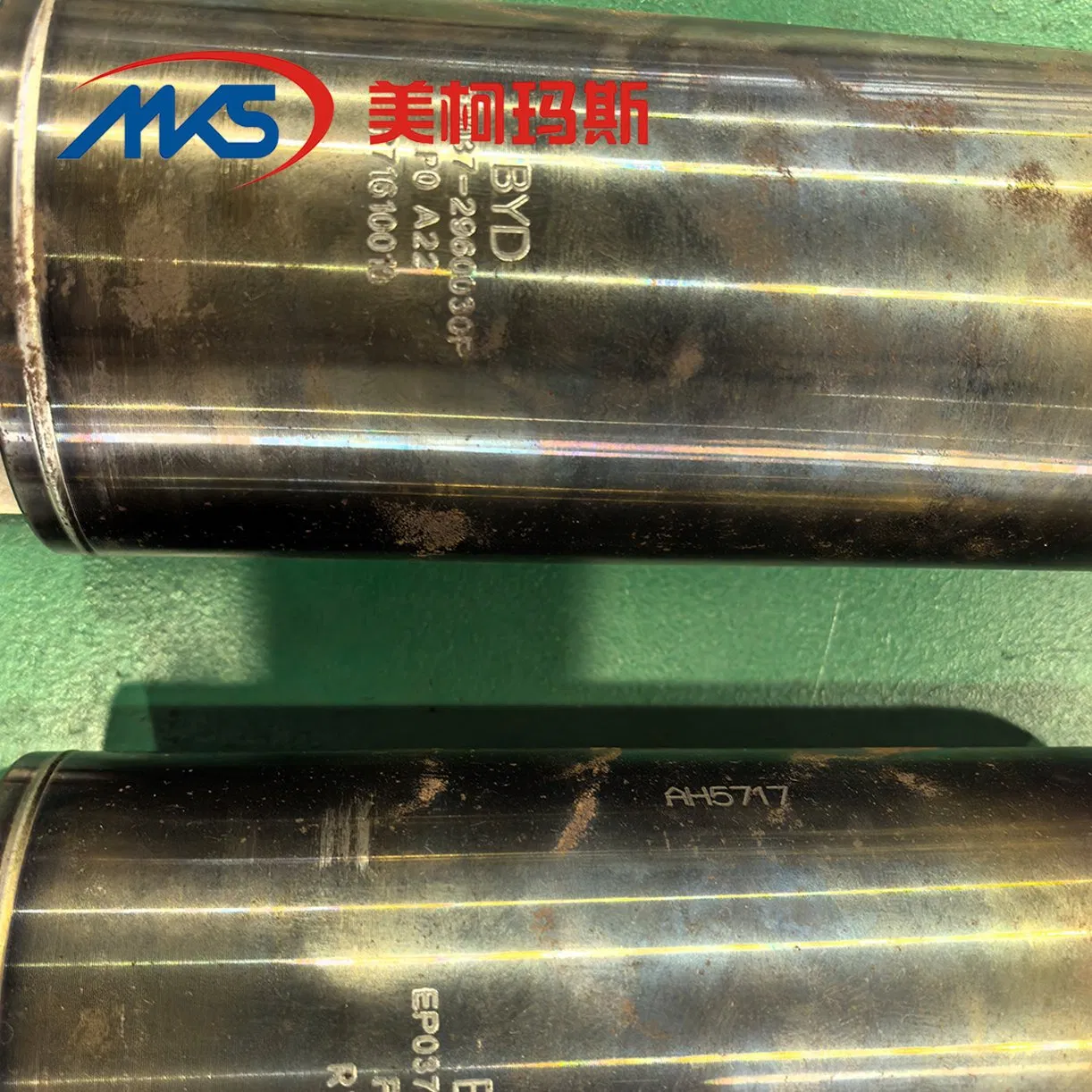 Гидравлический аккумулятор MKS 442-3529 для горной техники