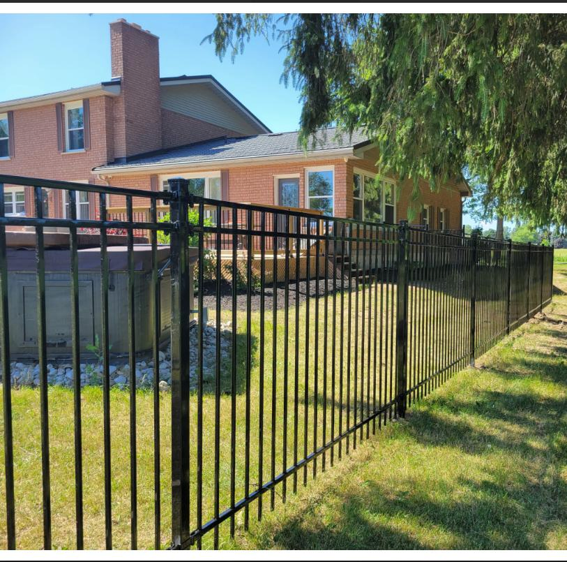 Metal/Aluminum/Iron Fence Ornamental Flat Top Fence Safety/Security Fence for Garden/Yard/School/Balcony