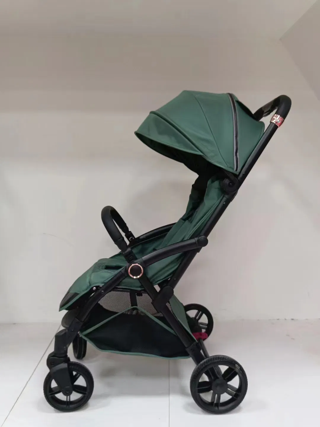 Black Frame, Fabric: 600d Chain Jacquard, Waterproof One Key Gravity Folding Aluminum Baby Stroller